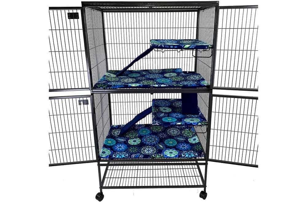 large cage for smell free living
